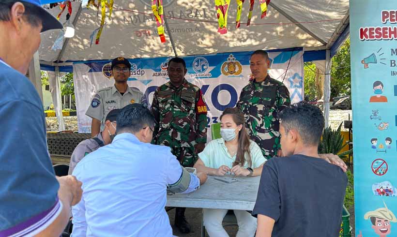 di Pelabuhan Bolok Kabupaten Kupang