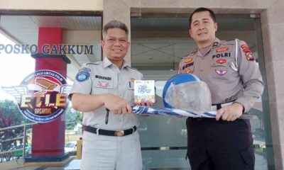 Helm Kepada Polda Kepri