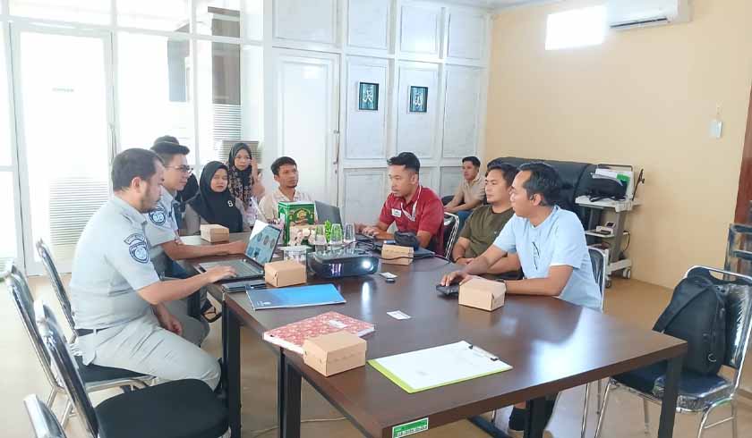 dengan Rumah Sakit Almansyur Medika