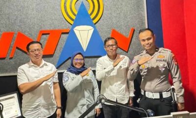 di Radio Intan Garut