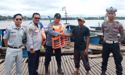 Di Dermaga Kapuas Madya Kab Sekadau