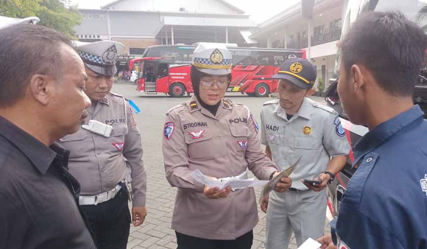 di Pusat Oleh-Oleh Batu