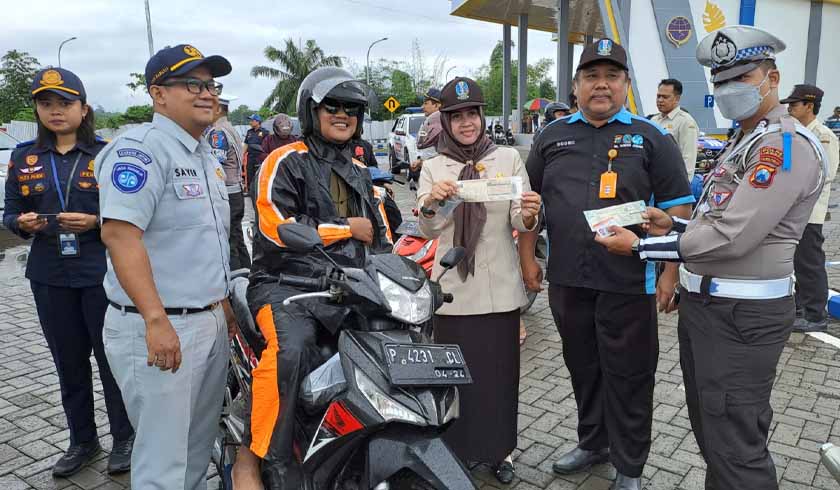 di Terminal Tawang Alun Jember