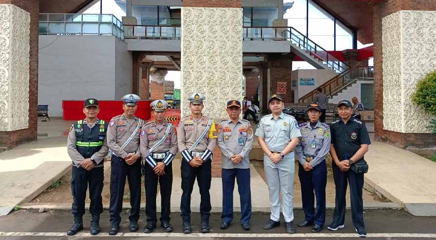 di Terminal Umum Negara