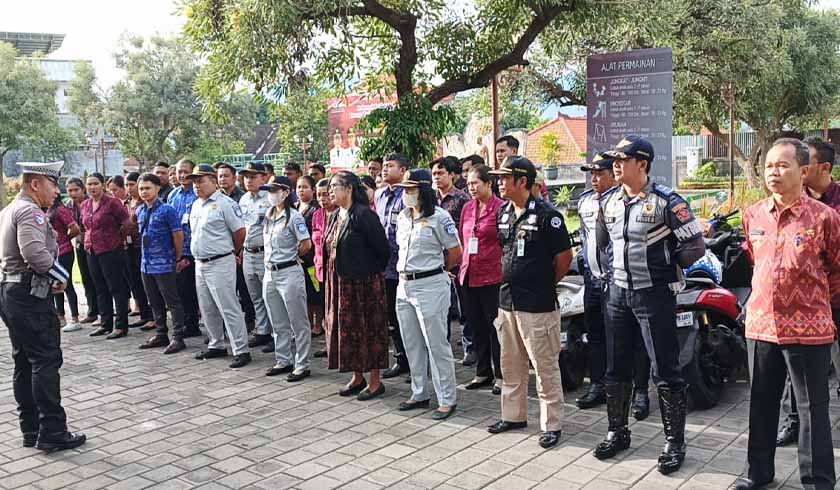 Kelengkapan Berkendara