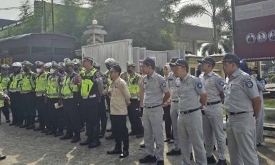 Penempelan Stiker Keselamatan