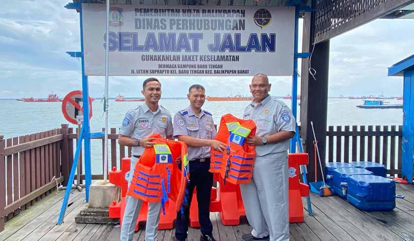 Penyerahan Life Jacket