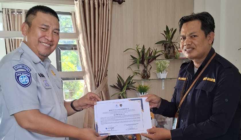 Bersama di Pelabuhan Bajoe