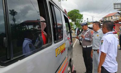 di Jalan Raya Lubuk Sikaping