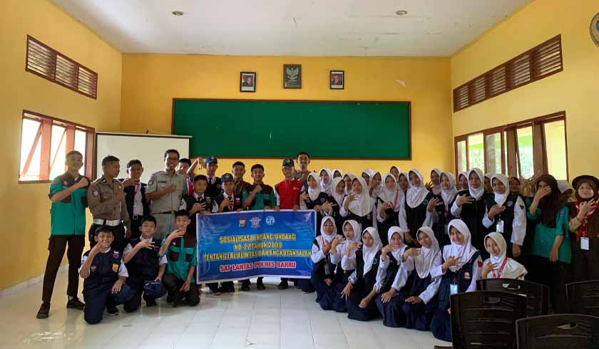 di Lingkungan SMPN 1 Barru