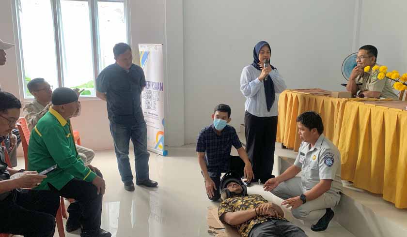 di Kantor Camat Wara Selatan