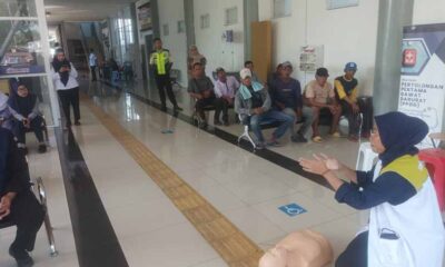 Di Terminal Pakupatan