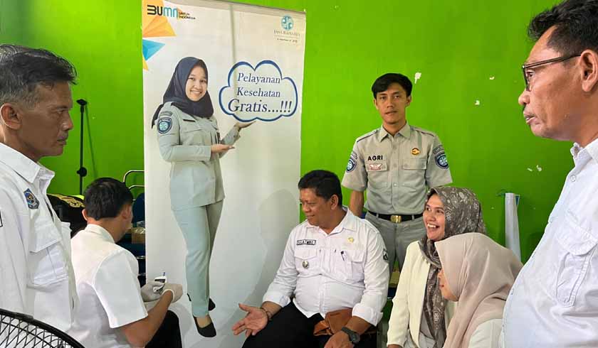 Di Kantor Camat Tugu Mulyo