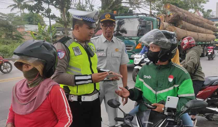di Jalan Jendral Sudirman