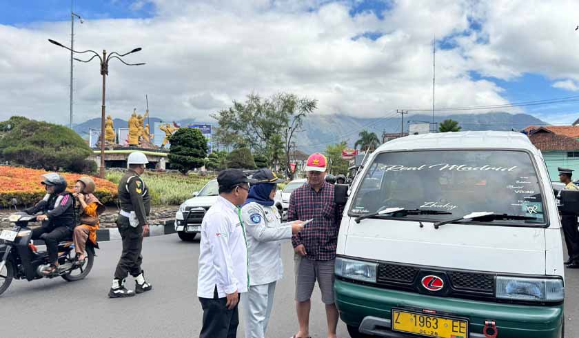 di Simpang Empat Gobing