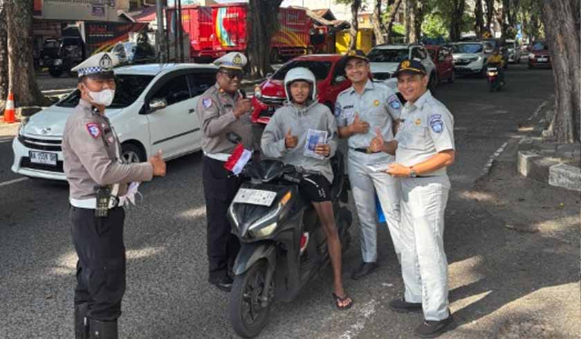 di Simpang Ujung Gurun Padang