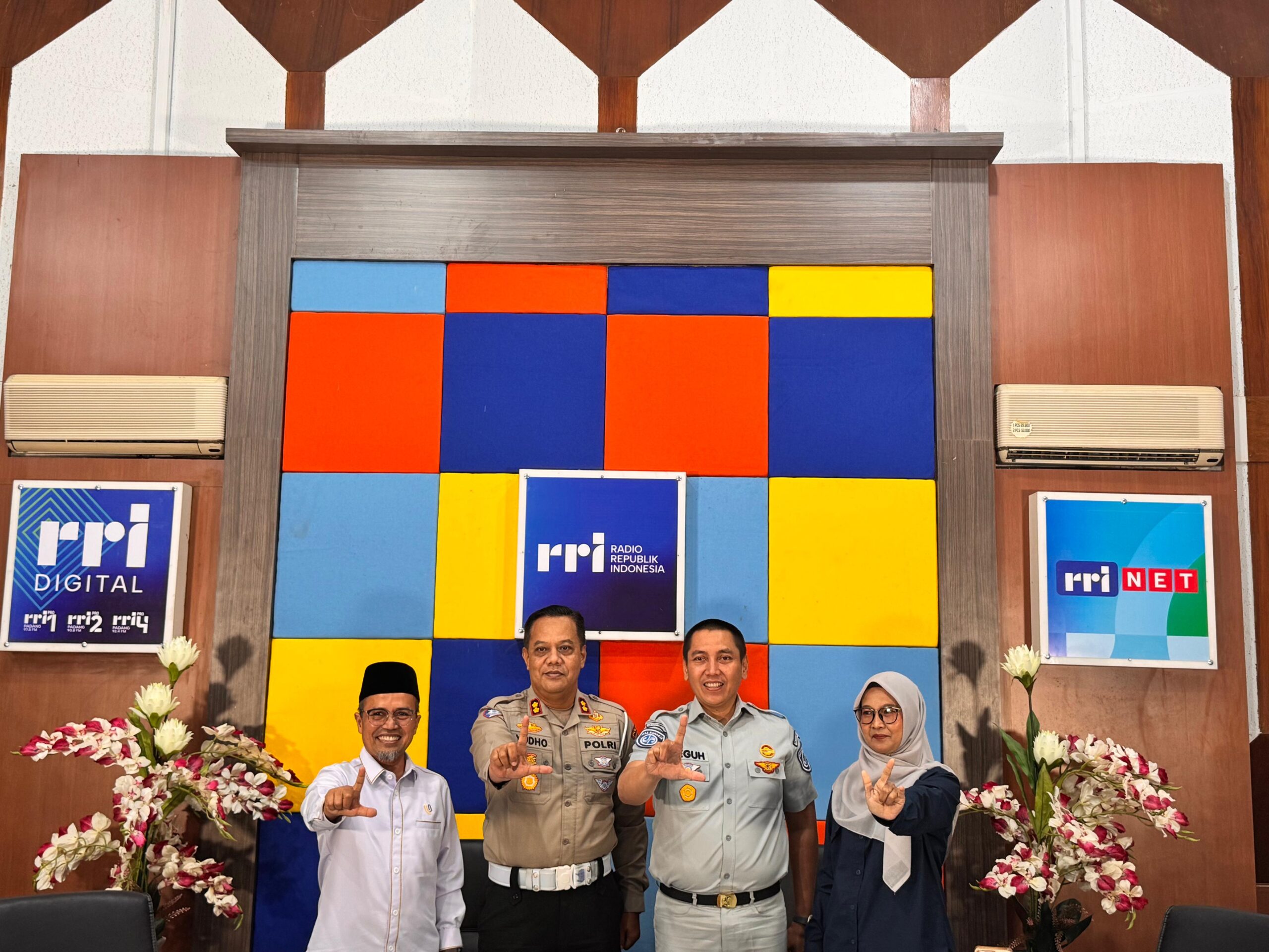 Modern yang Berkeselamatan