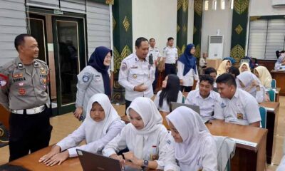 Pelajar Lewat Cerdas Cermat