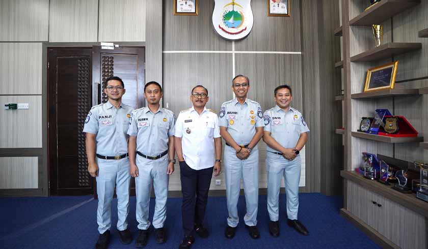 dengan Gubernur Sulawesi Barat