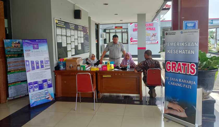 di Kantor Samsat Jepara