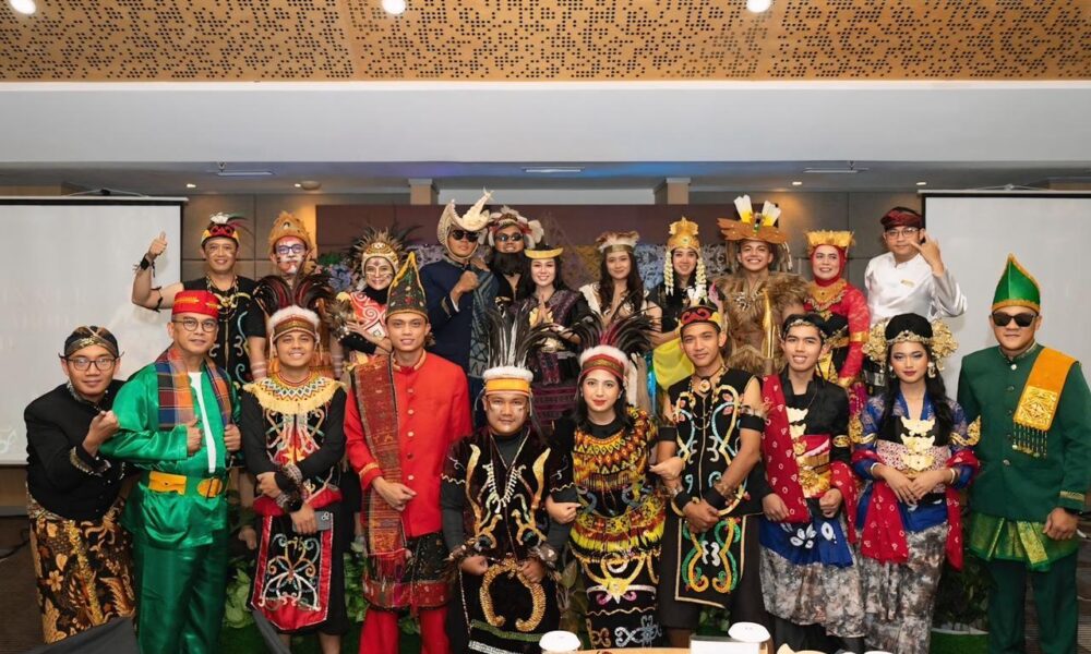 KECERIAAN PERAYAAN DAN KEBERSAMAAN