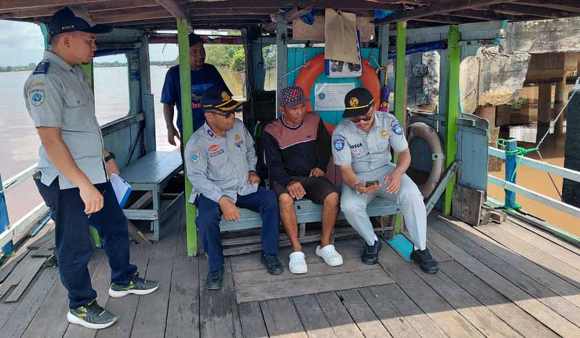 Penumpang Transportasi Sungai