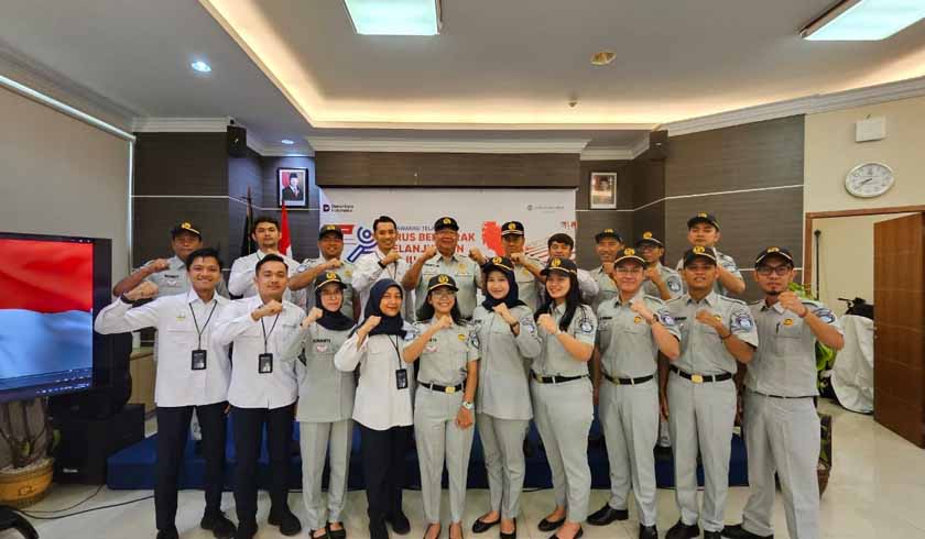 Dalam Bekerja dan Melayani