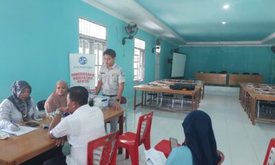 Warga Desa Ruhui Rahayu