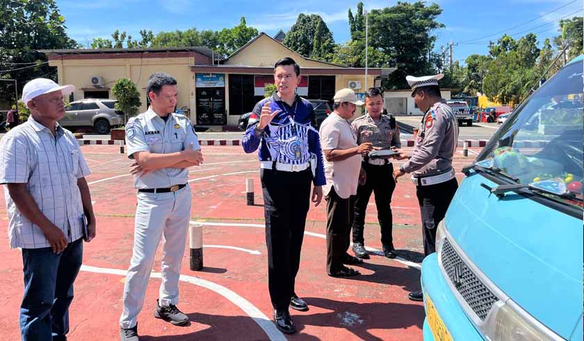 dalam Berlalu Lintas