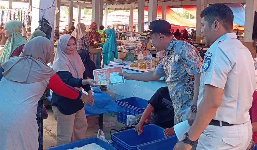 di Pasar Baru Padang Aro