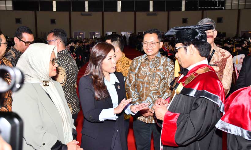 Menkomdigi