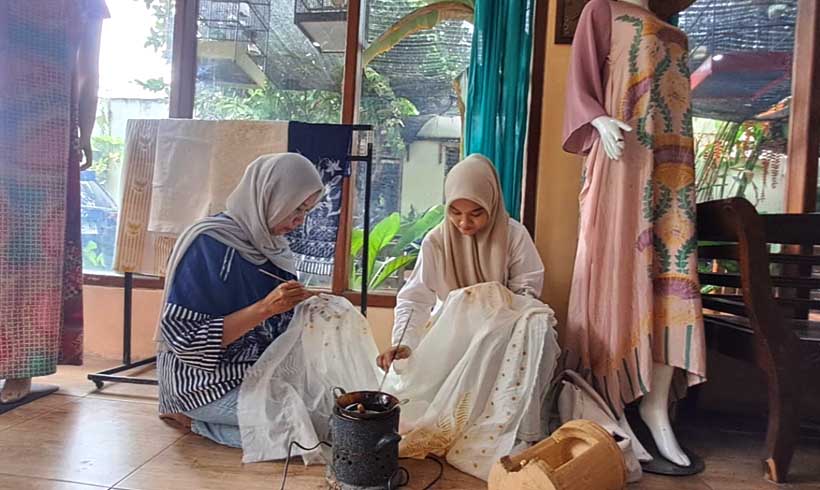 Hari Batik Nasional